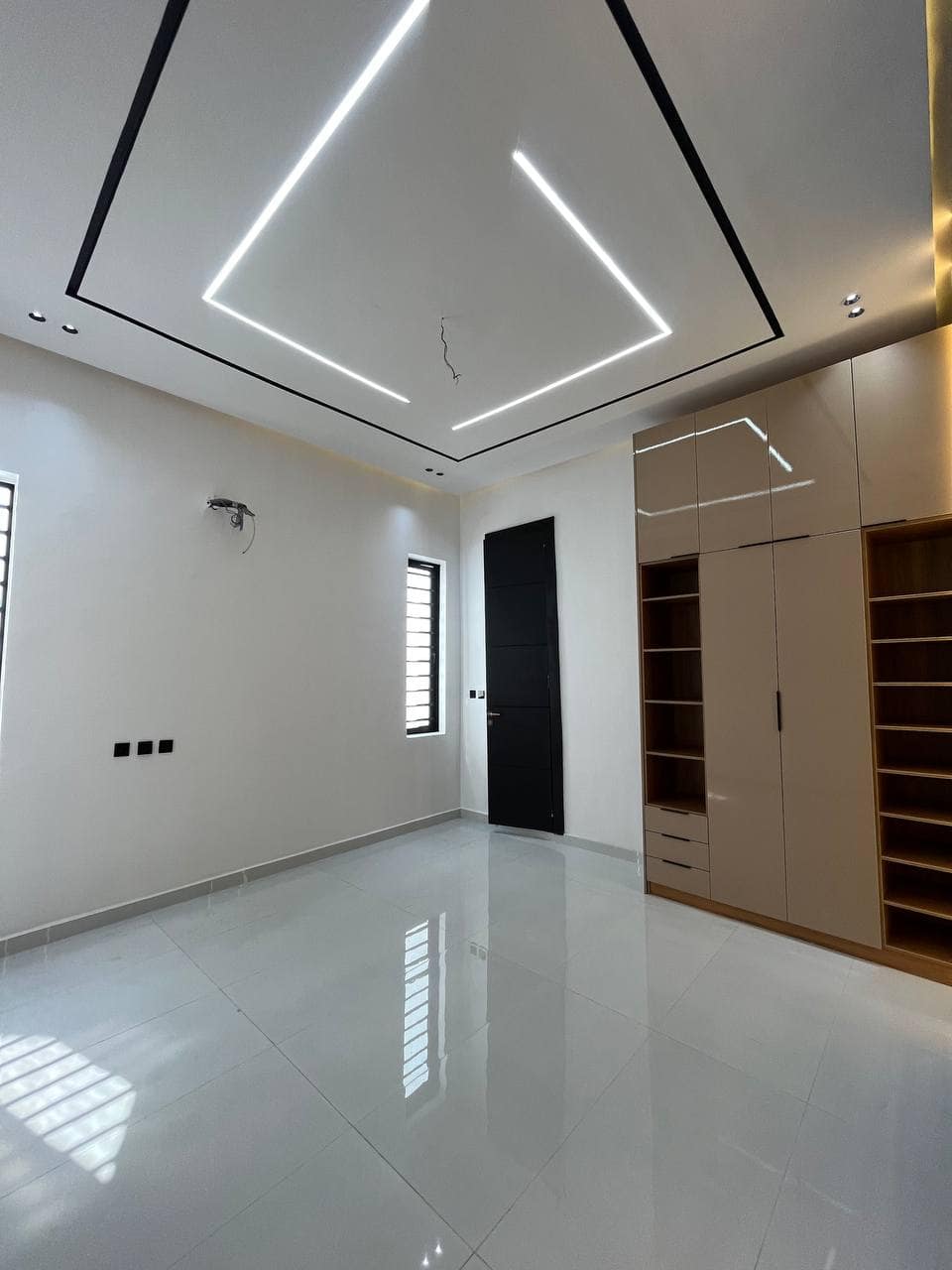 photo_5917787553580911585_y