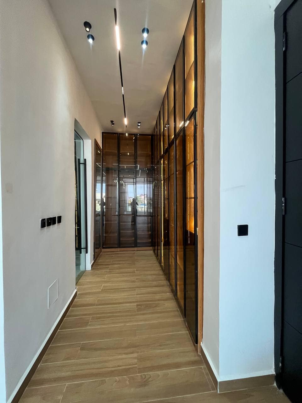 photo_5917787553580911588_y