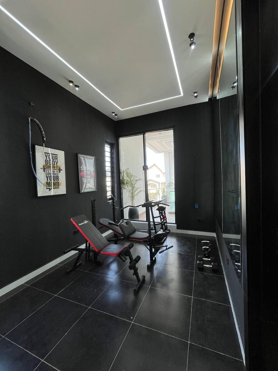 photo_5917787553580911594_y