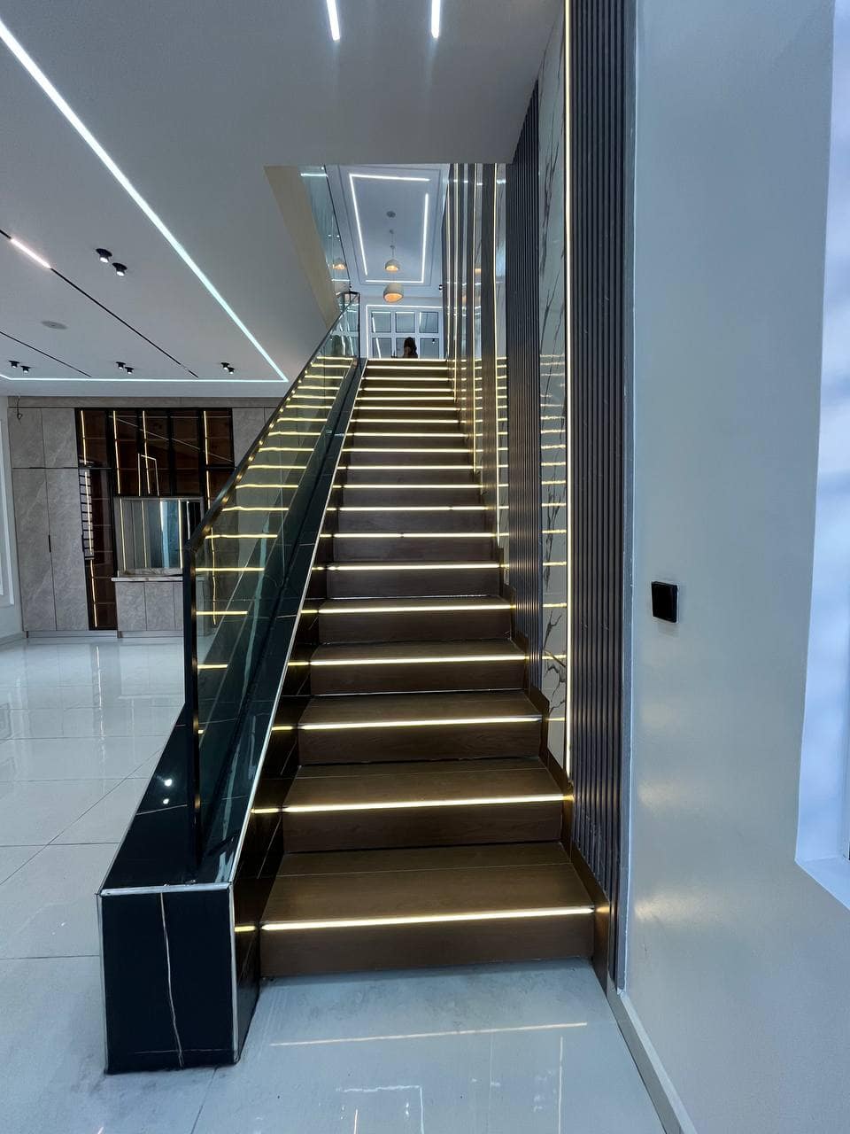 photo_5917787553580911596_y