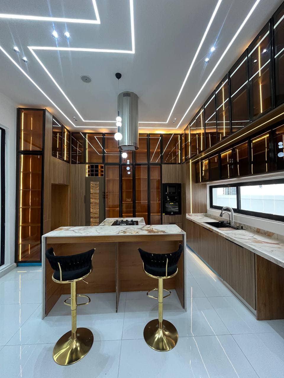 photo_5917787553580911598_y