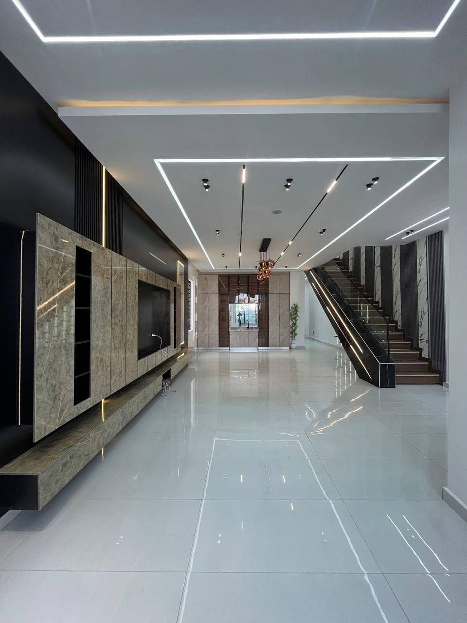 photo_5917787553580911602_y