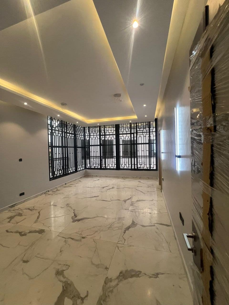 photo_5979085618887199796_y