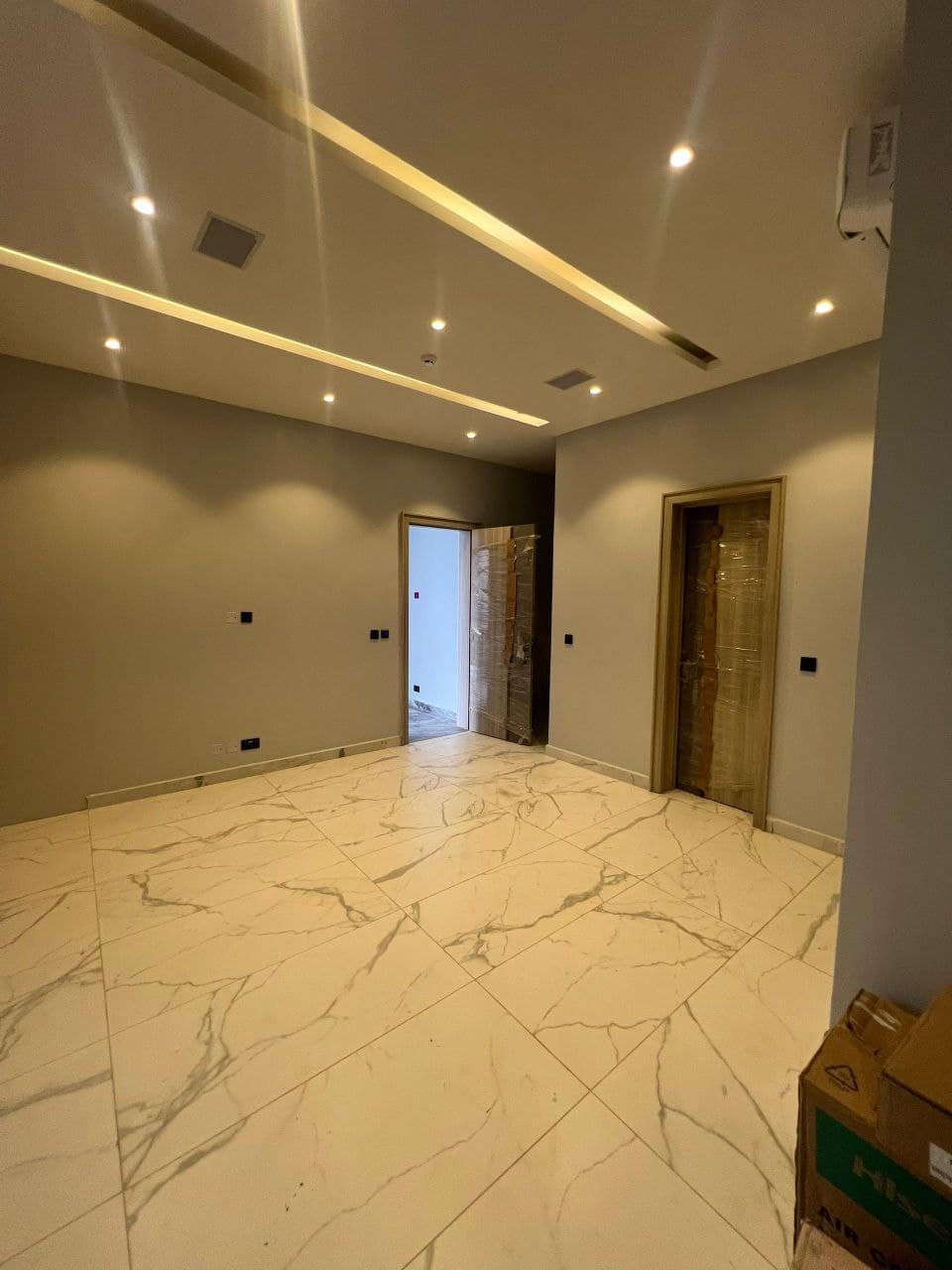 photo_5979085618887199801_y