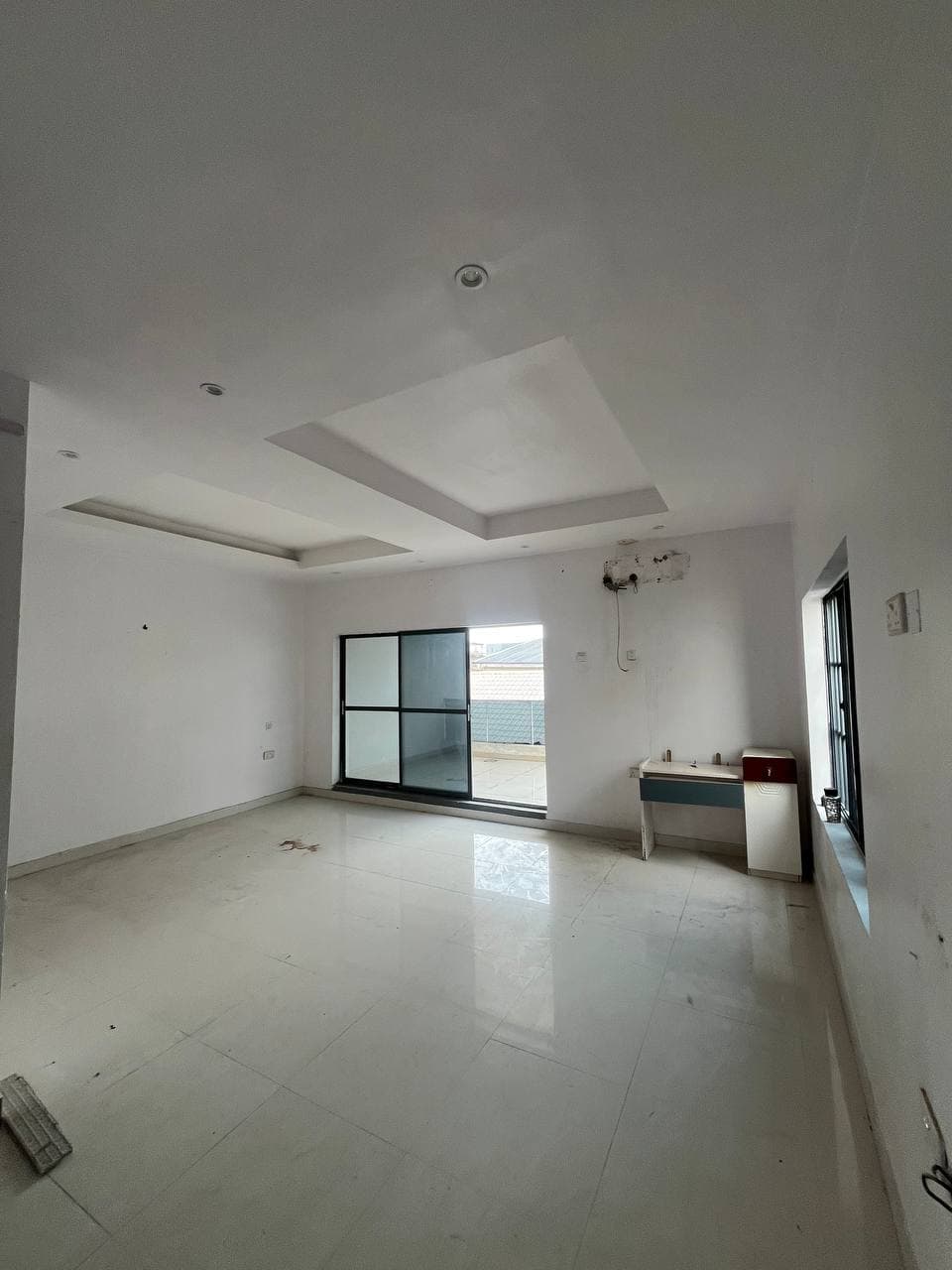 photo_5998973834318515072_y