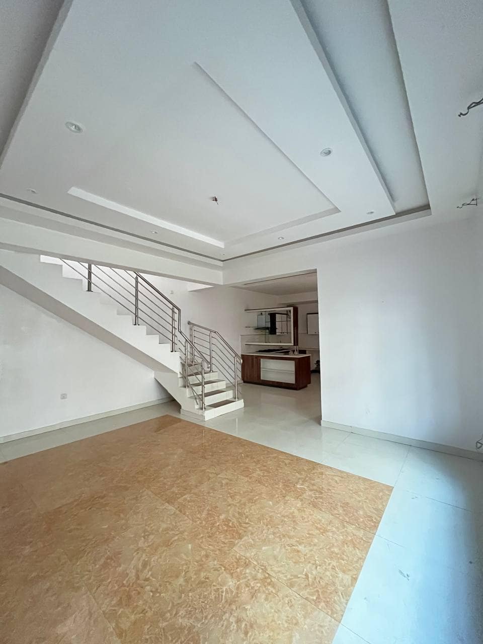 photo_5998973834318515081_y