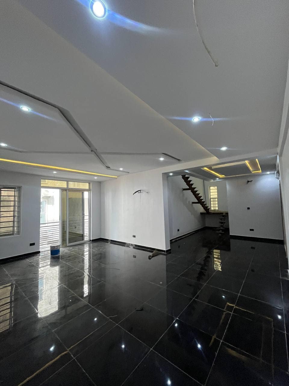 photo_5998973834318515103_y