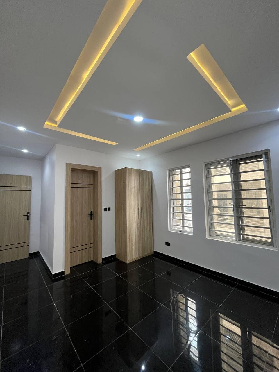 photo_5998973834318515104_y