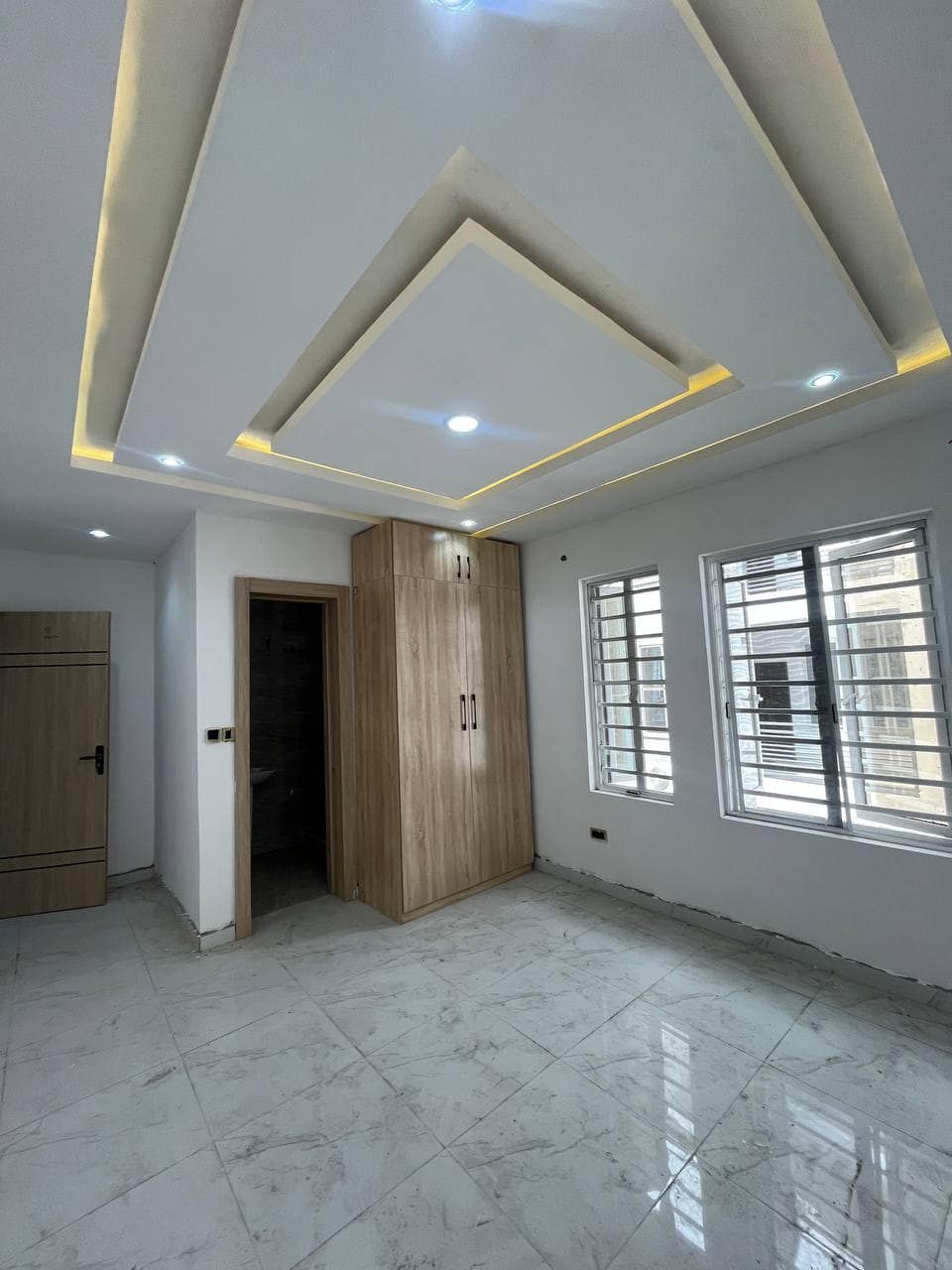 photo_5998973834318515106_y