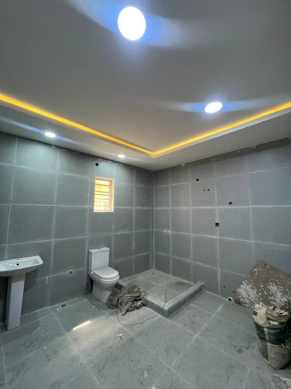 photo_5998973834318515114_y