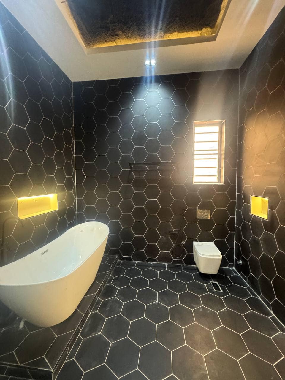 photo_5998973834318515130_y