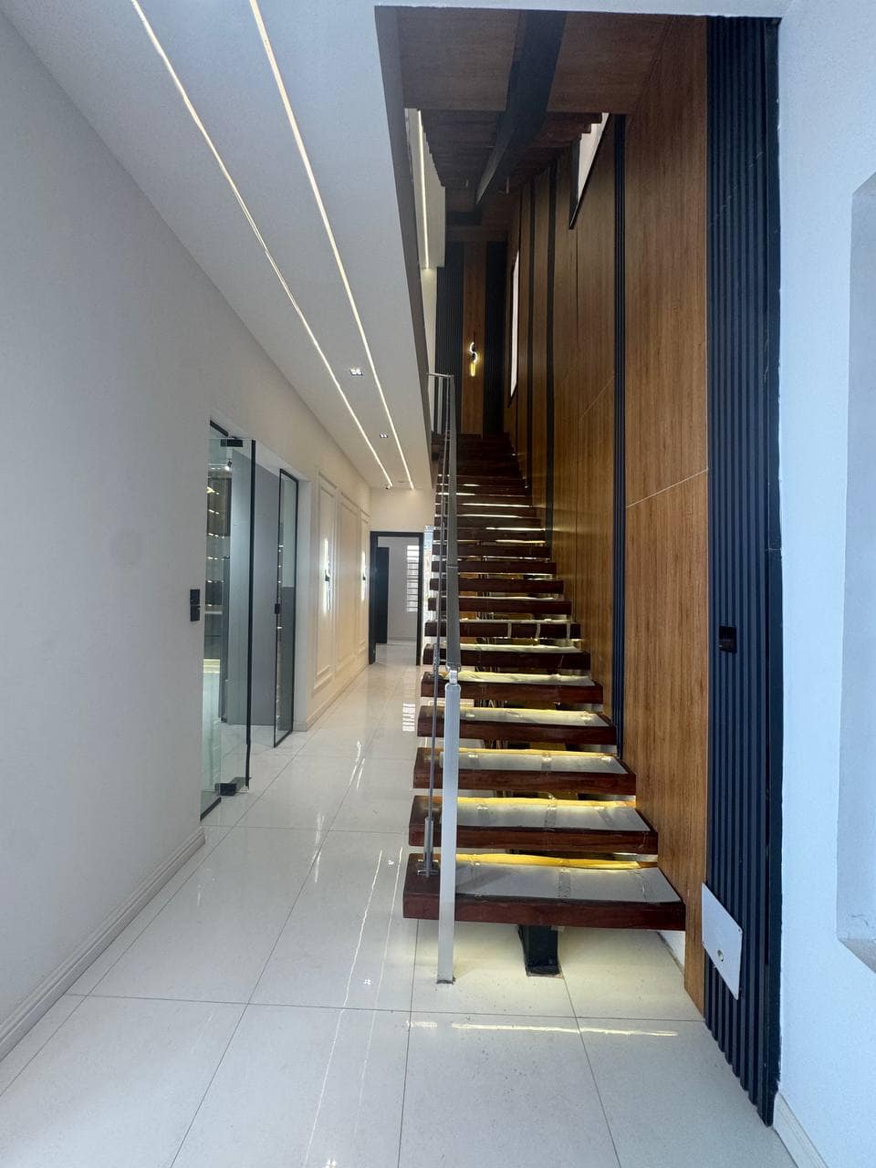 photo_5998973834318515131_y