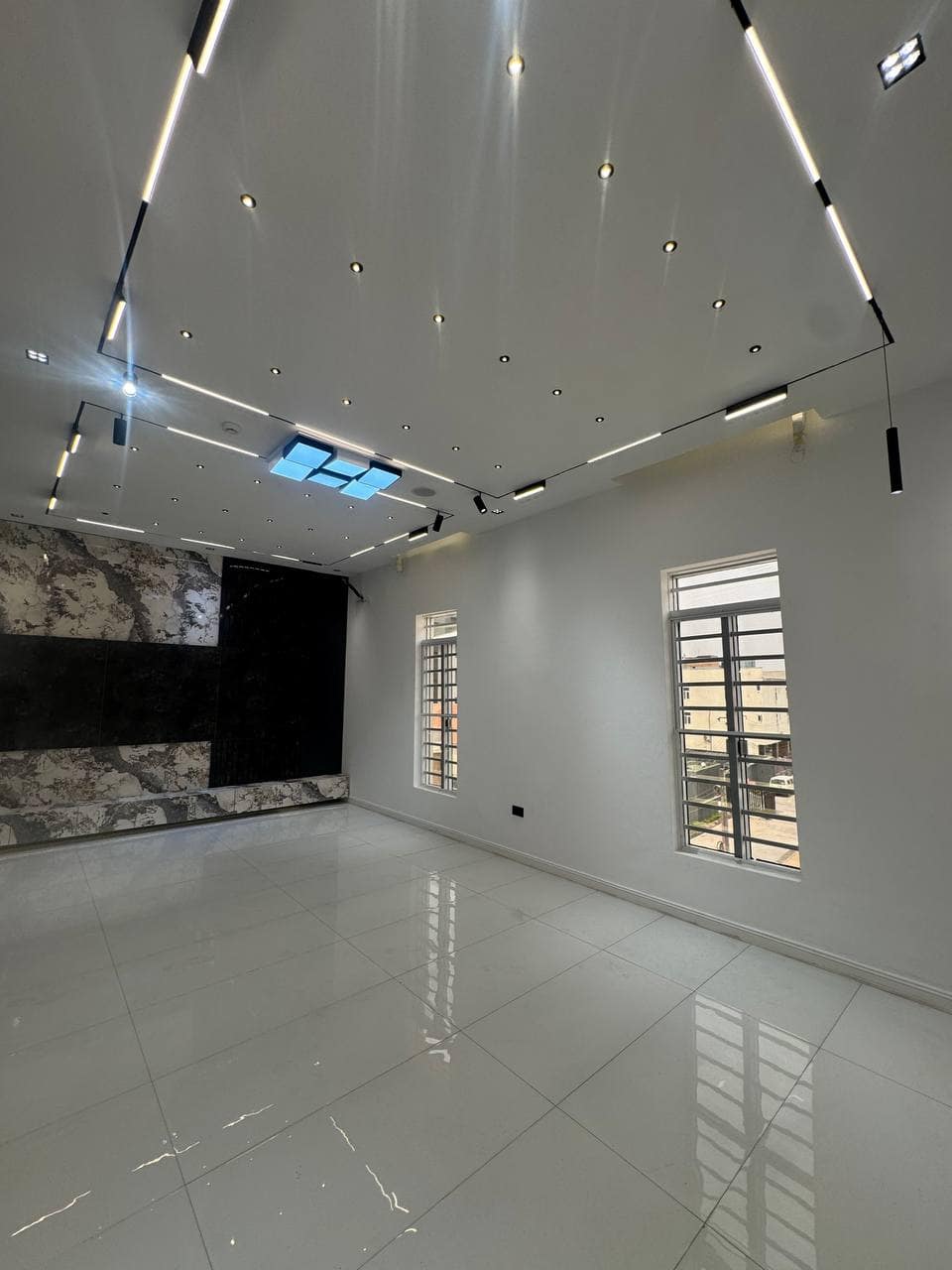 photo_5998973834318515134_y