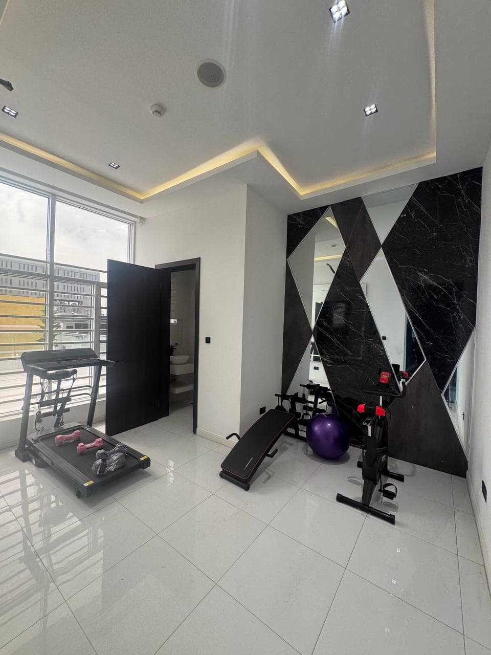 photo_5998973834318515169_y