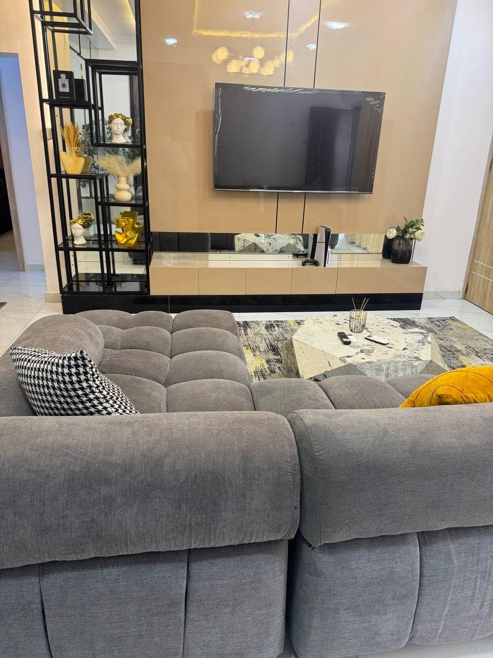 photo_6012865347691678559_y