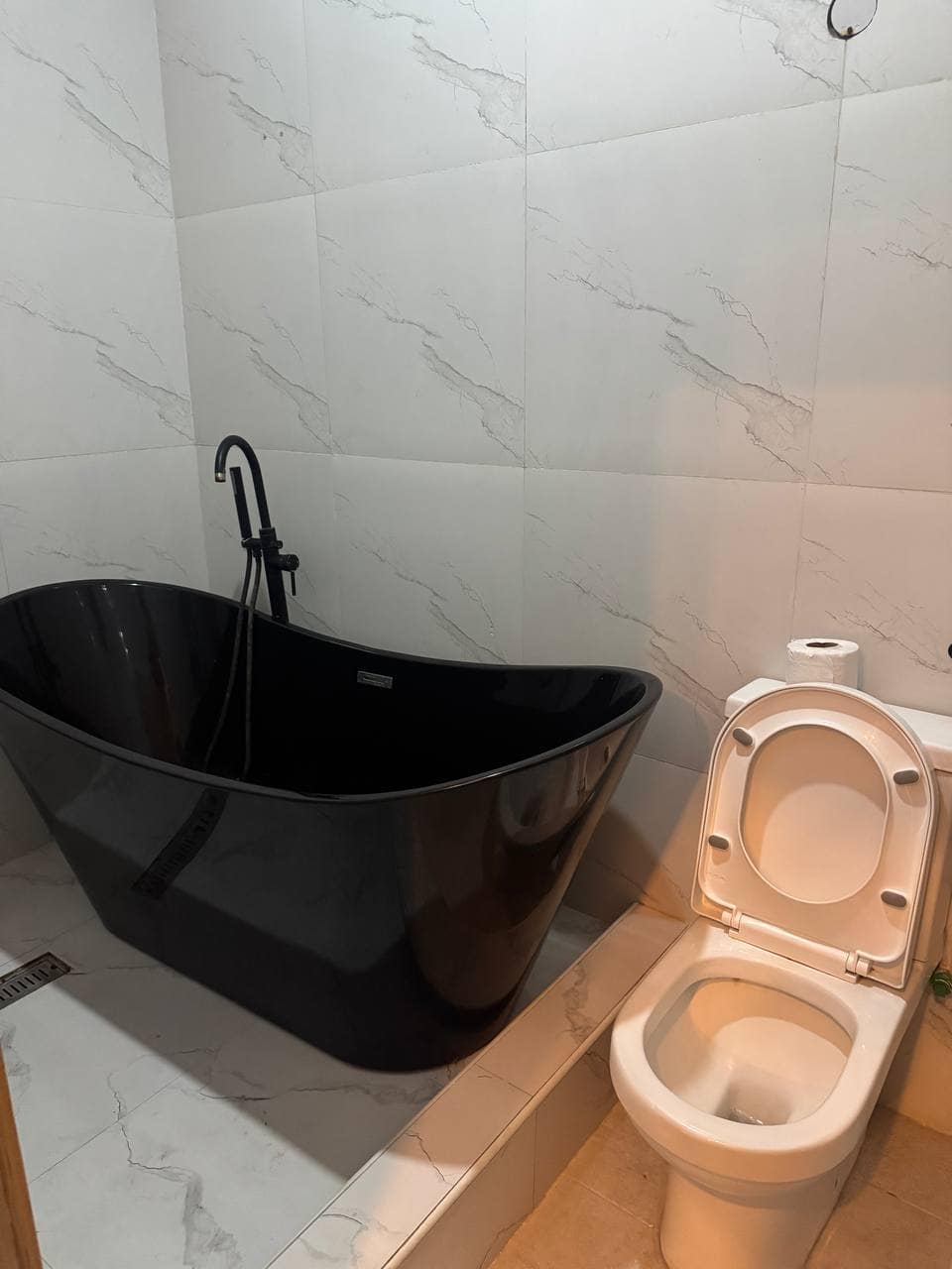 photo_6012865347691678560_y