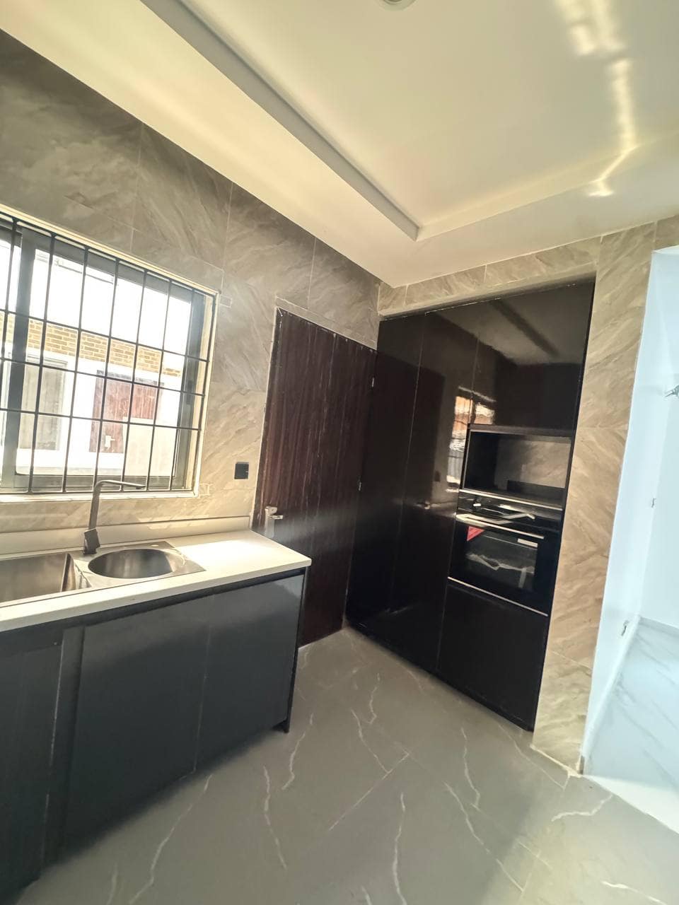 photo_6012865347691678609_y