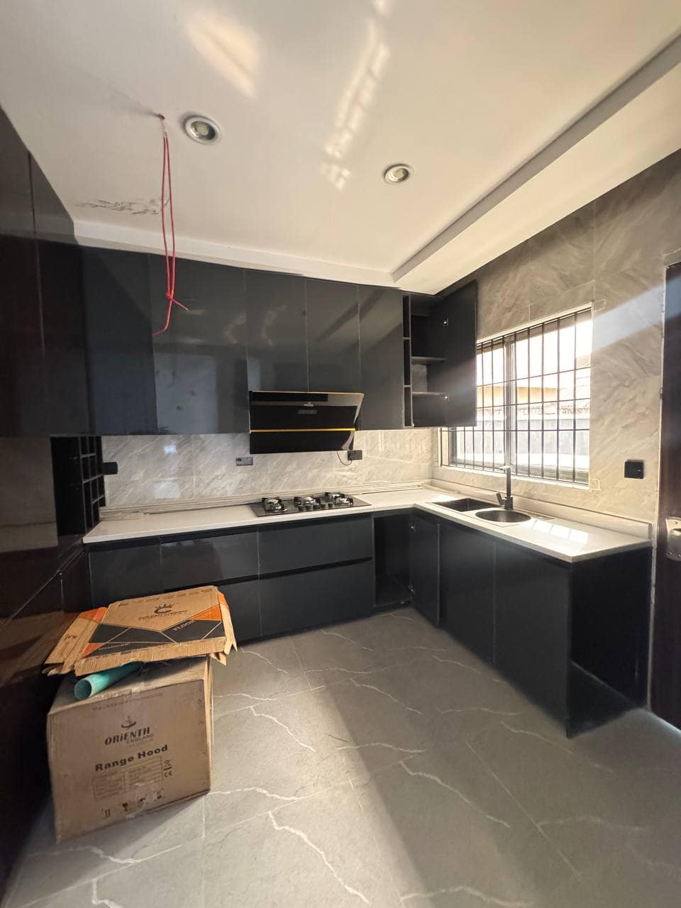 photo_6012865347691678610_y