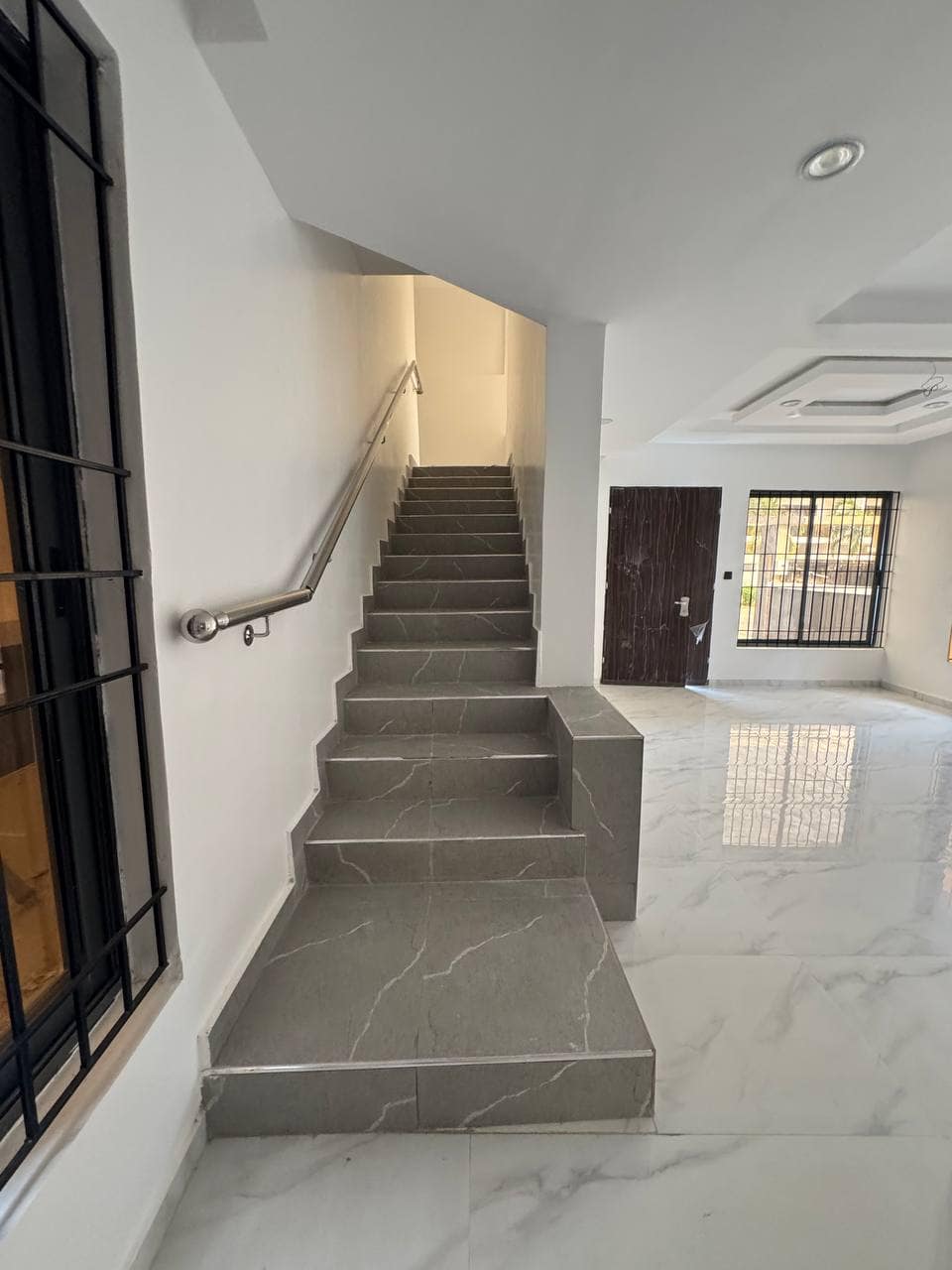 photo_6012865347691678613_y