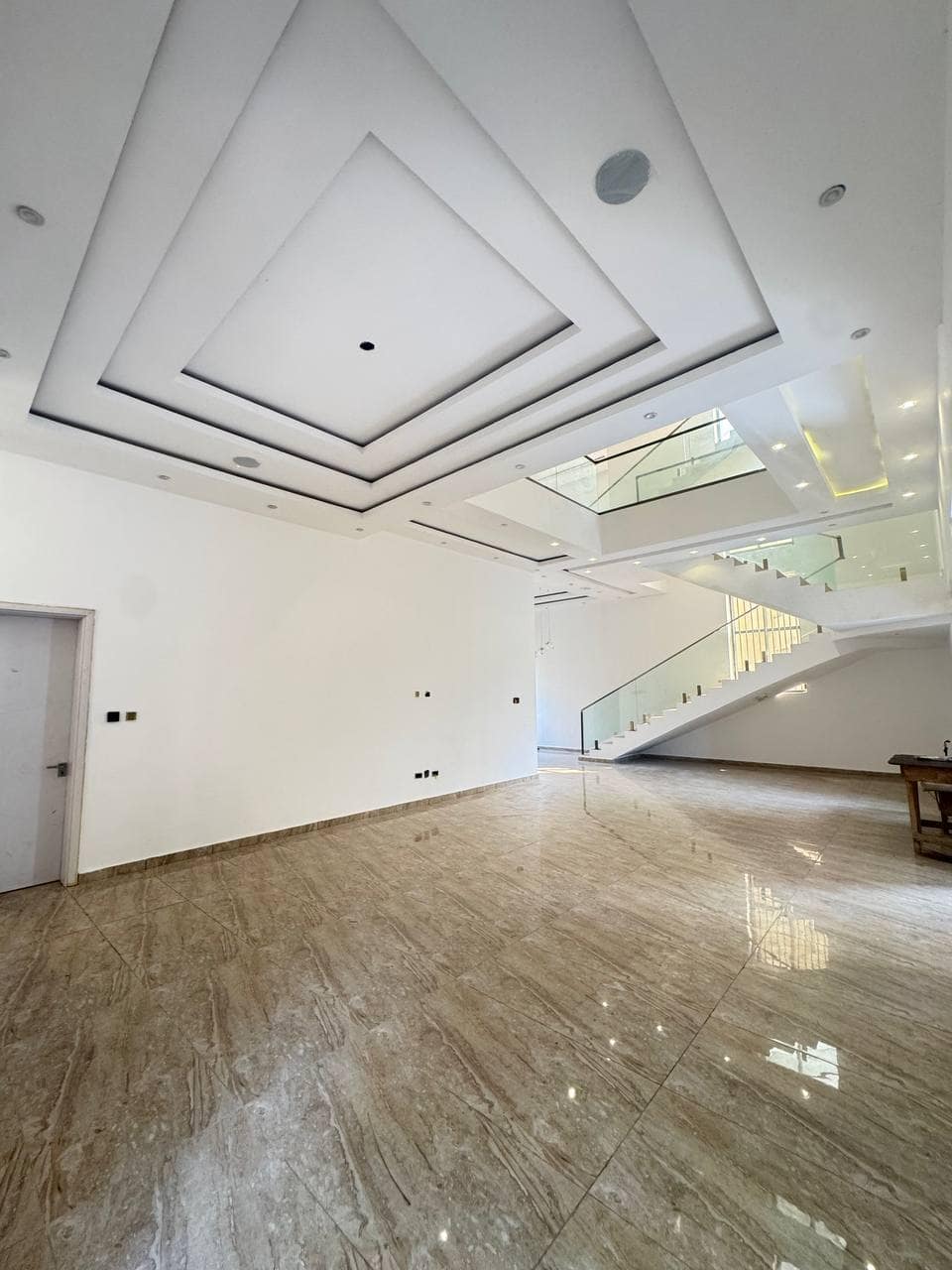 photo_6012865347691678623_y