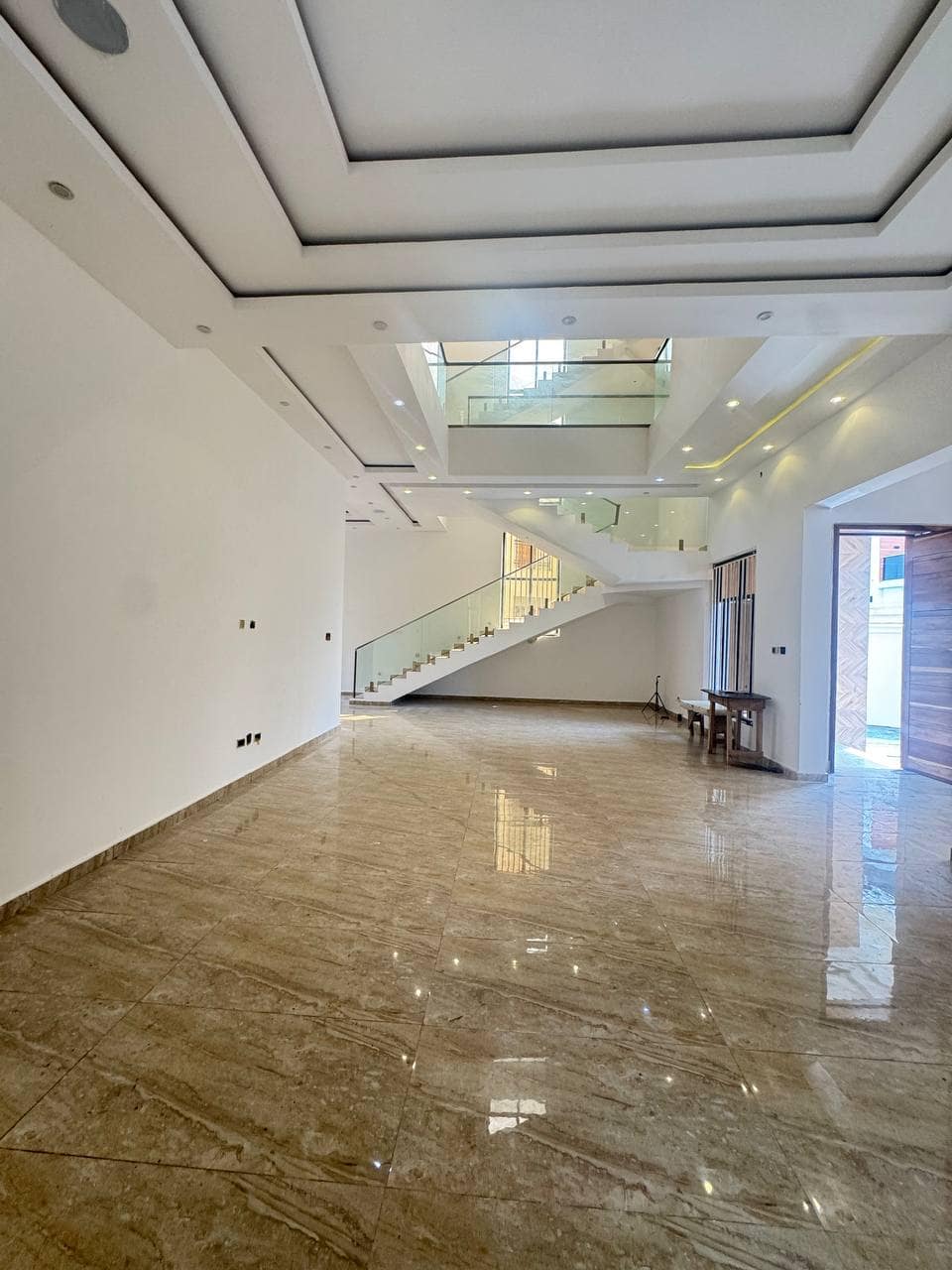 photo_6012865347691678625_y