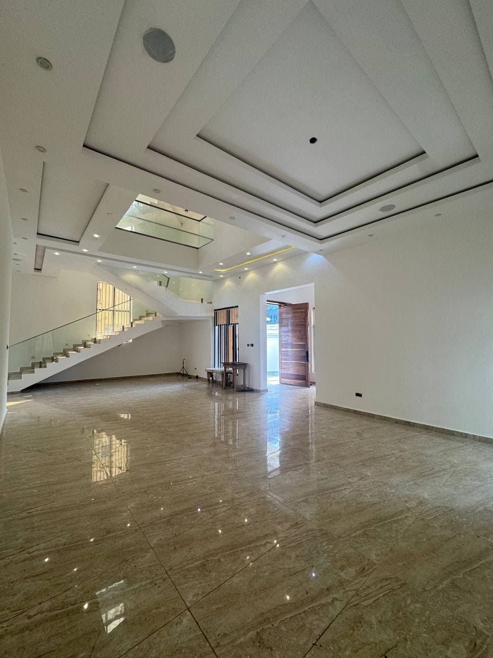 photo_6012865347691678640_y