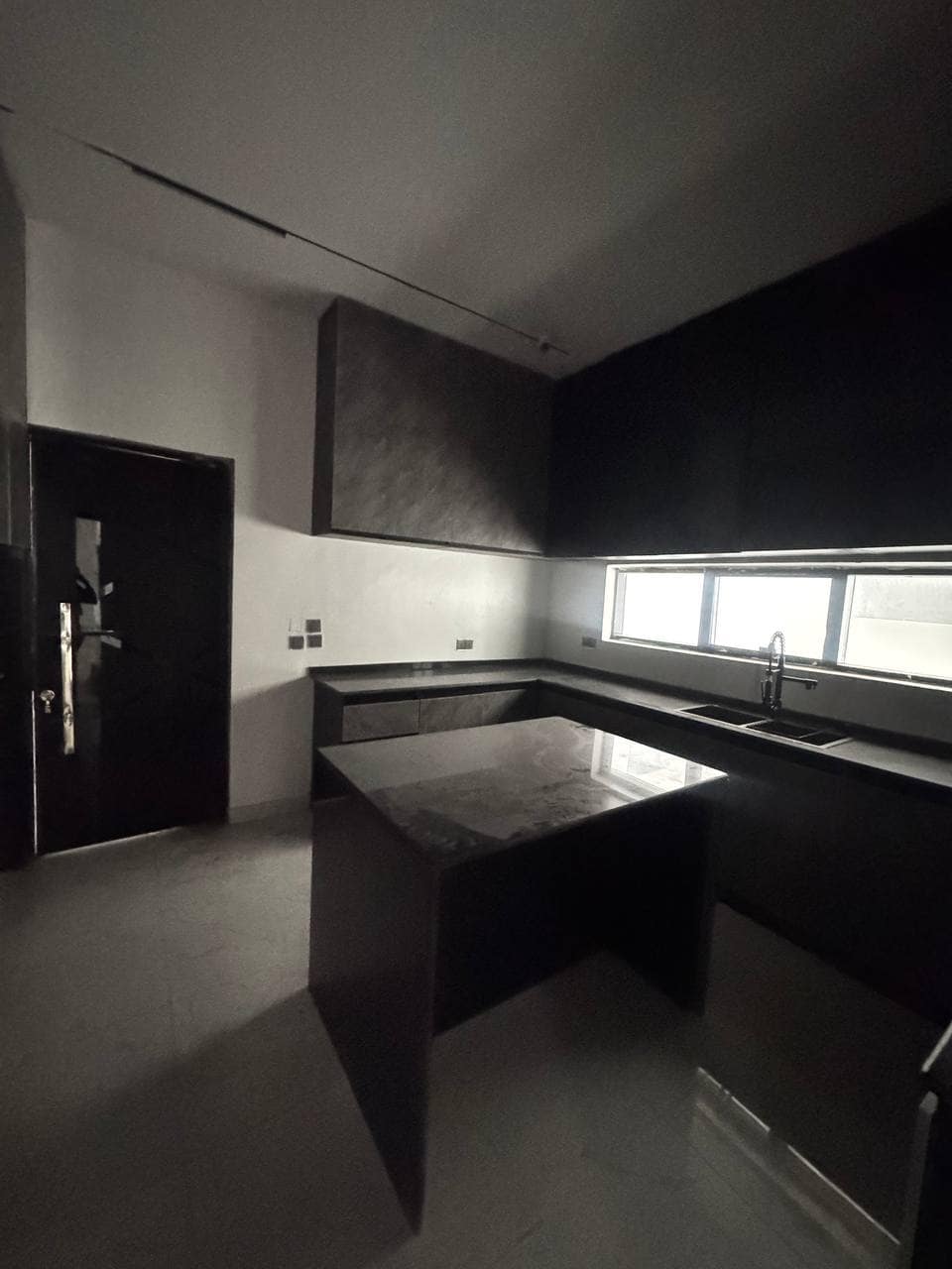 photo_6019572596254378857_y