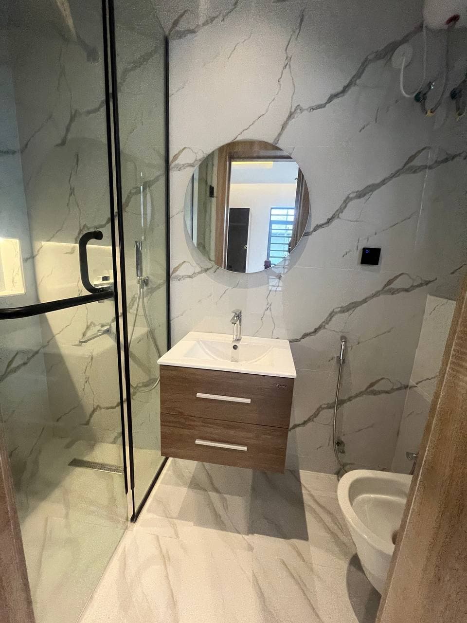 photo_6019572596254378889_y