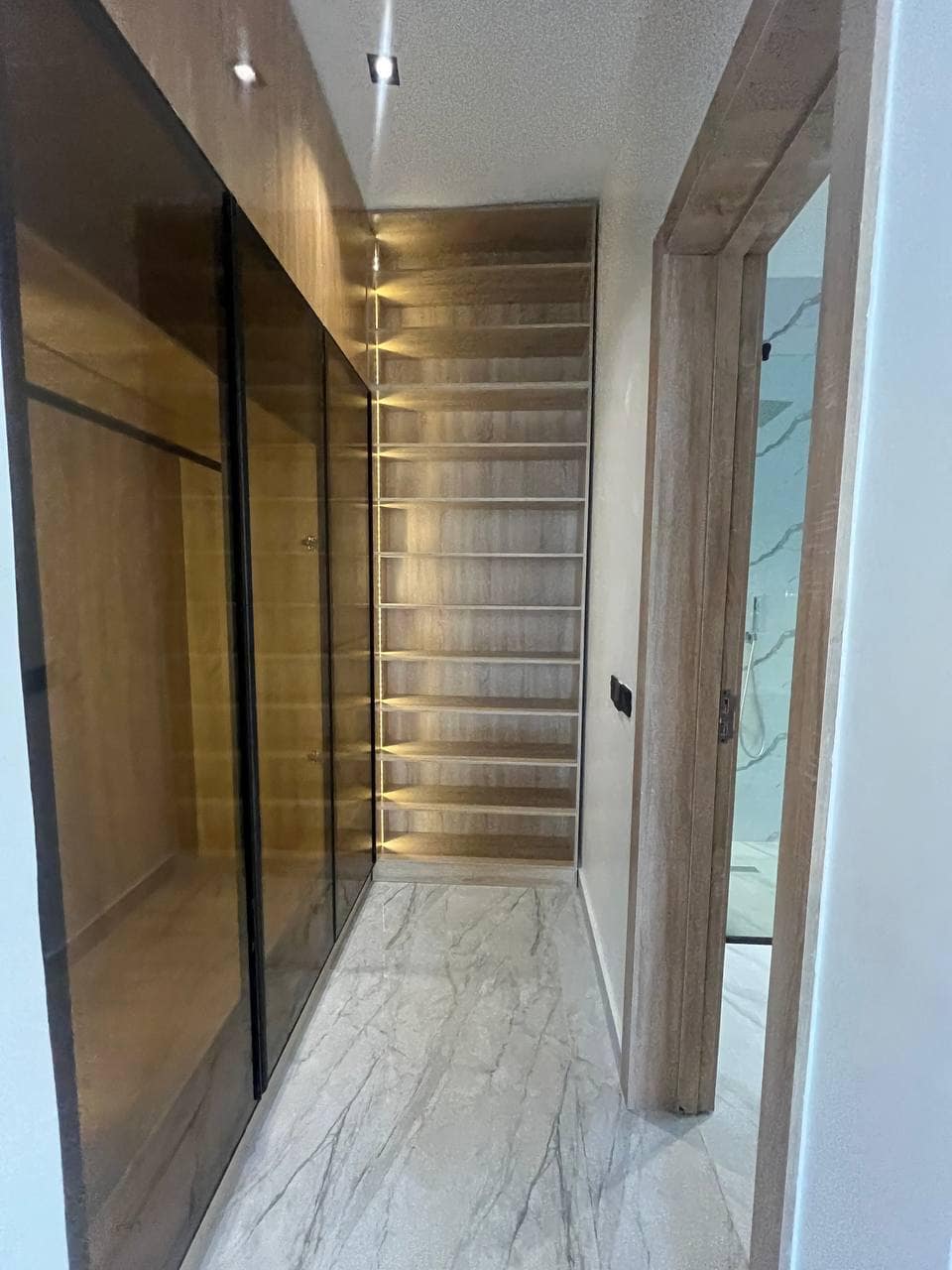 photo_6019572596254378892_y