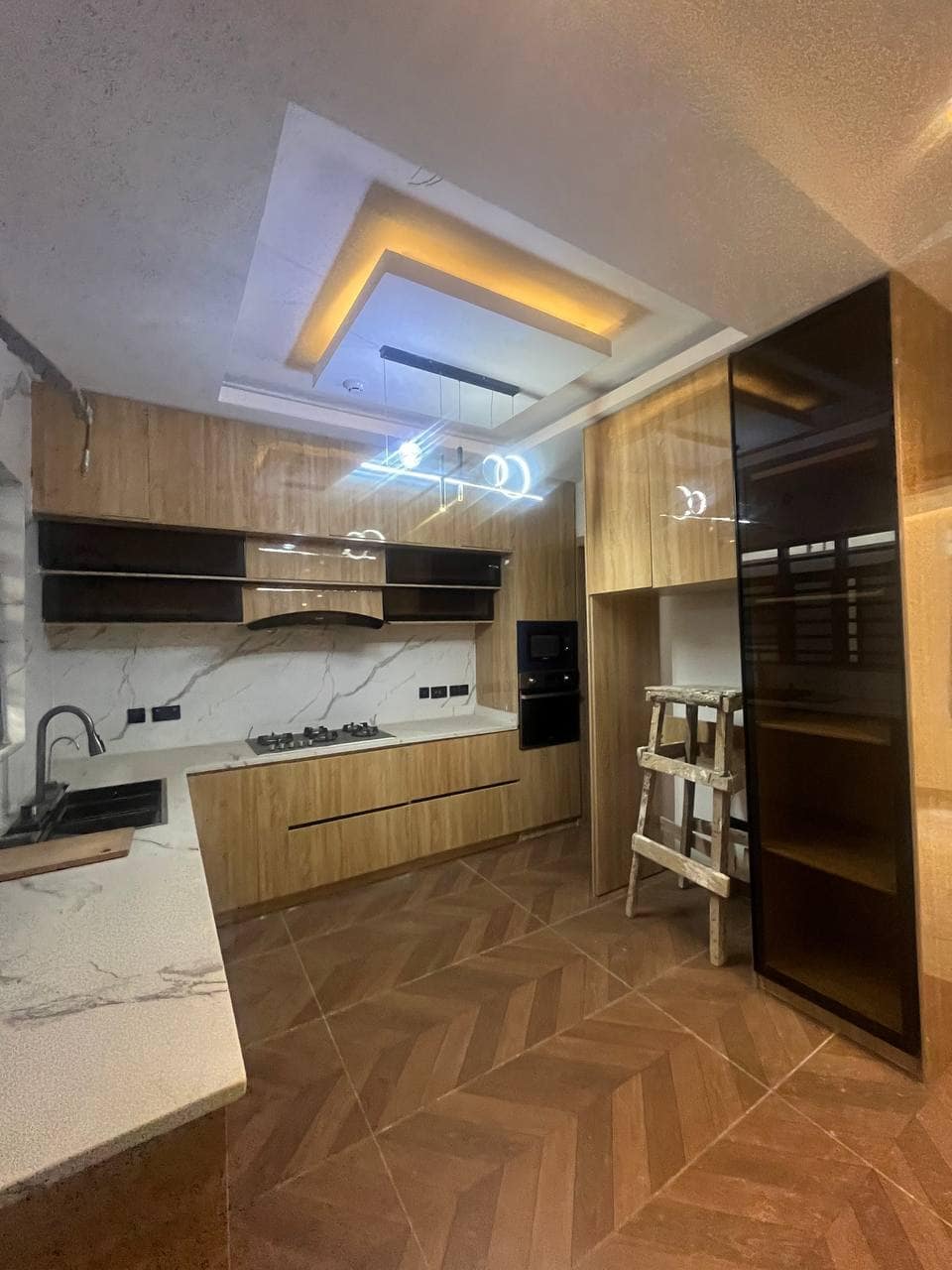 photo_6019572596254378896_y