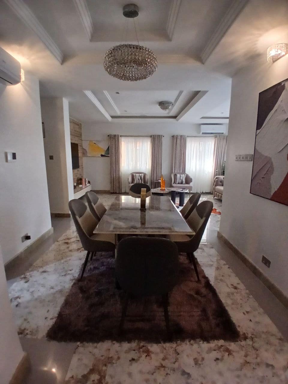 photo_6023974057264483112_y