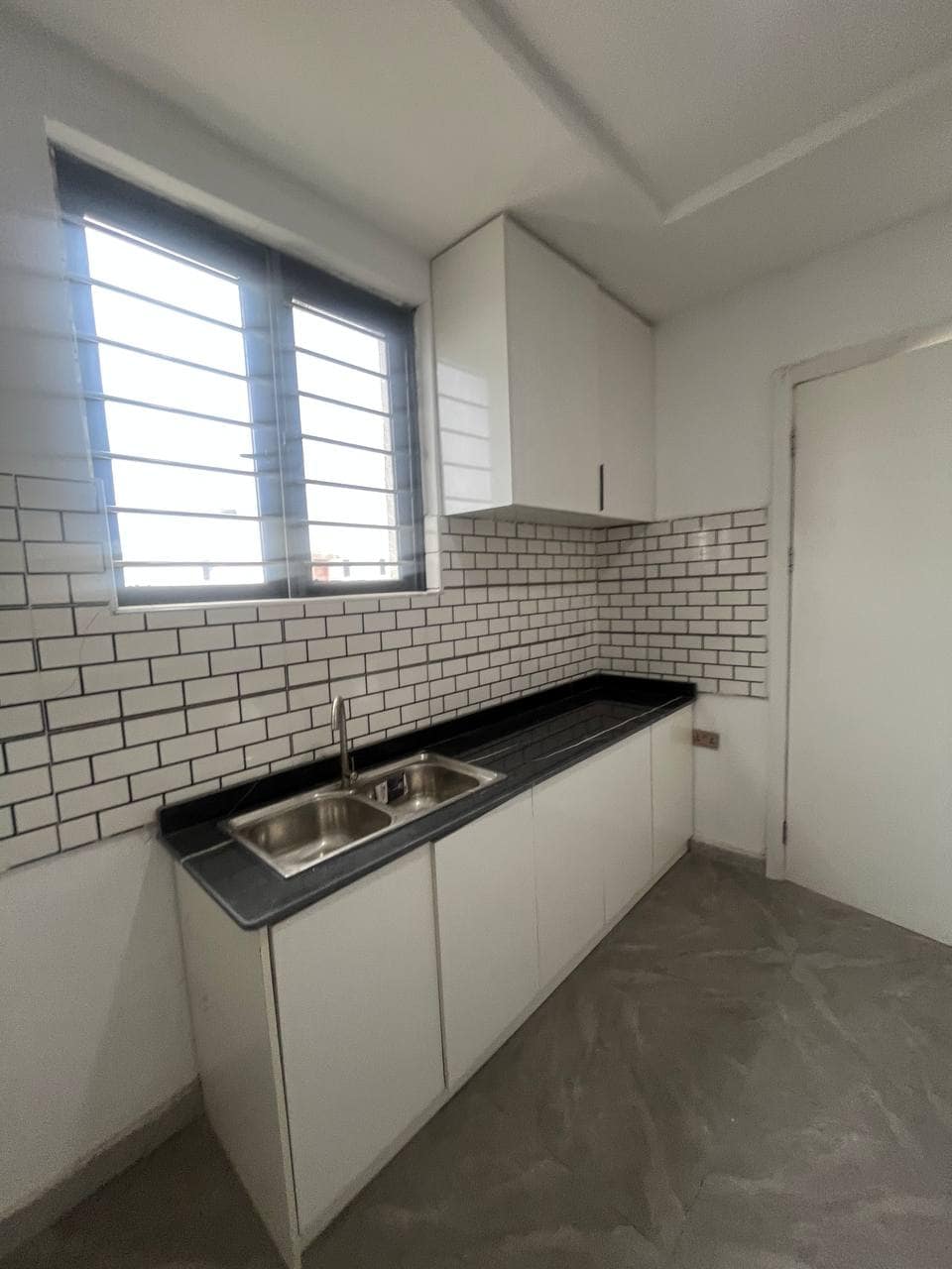 photo_6024076195881749266_y (1)