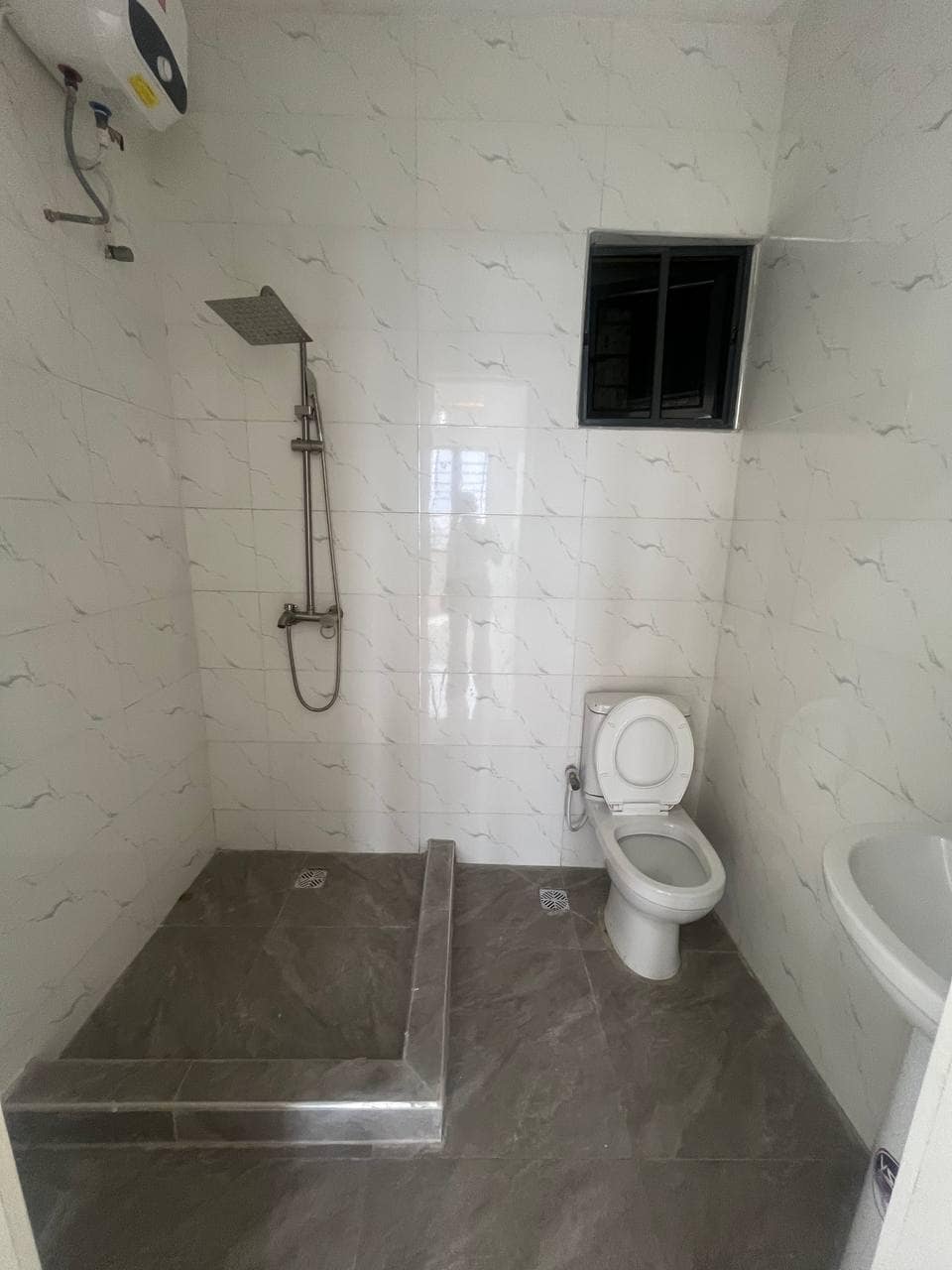 photo_6024076195881749268_y (1)