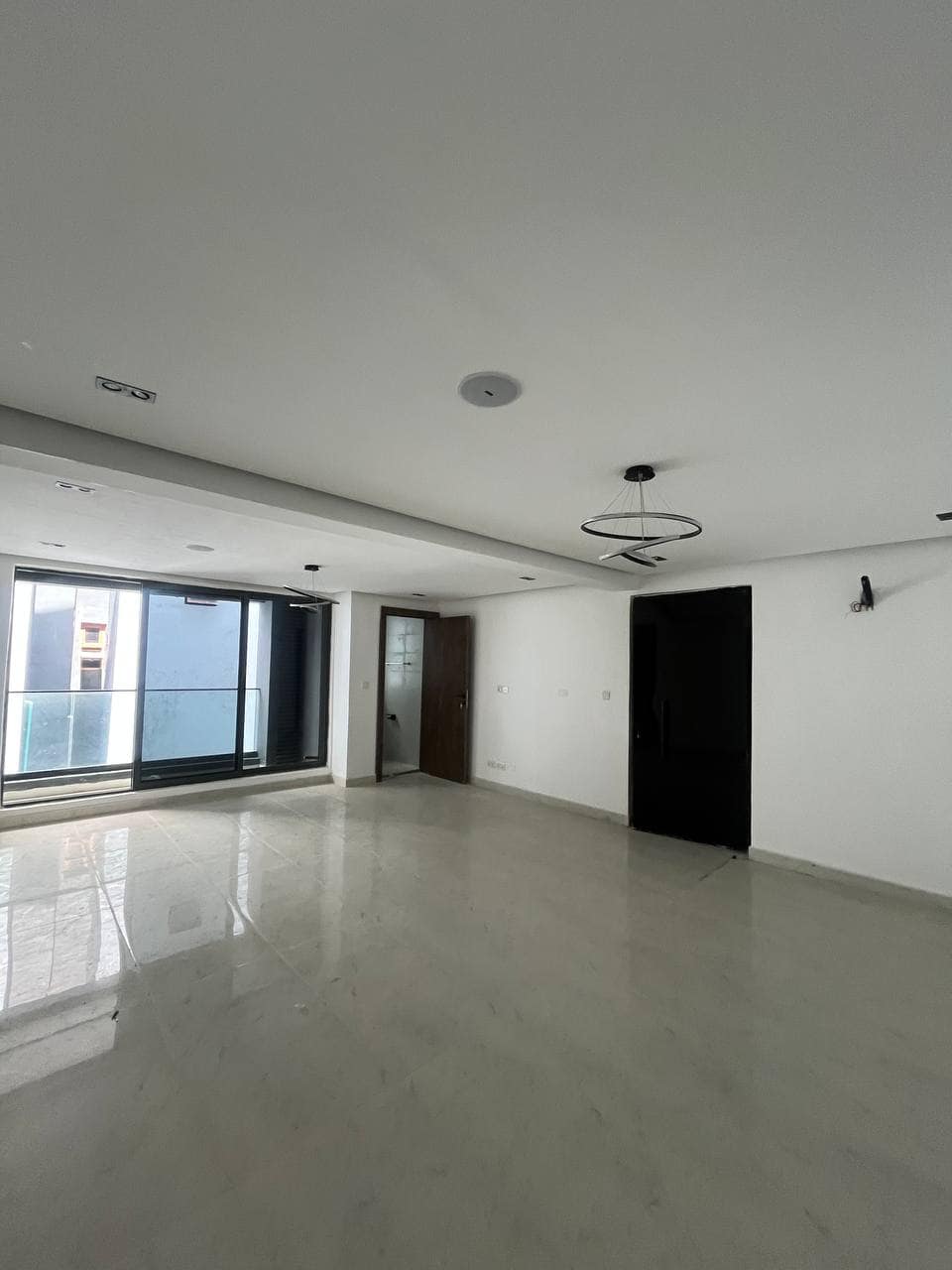 photo_6024076195881749275_y