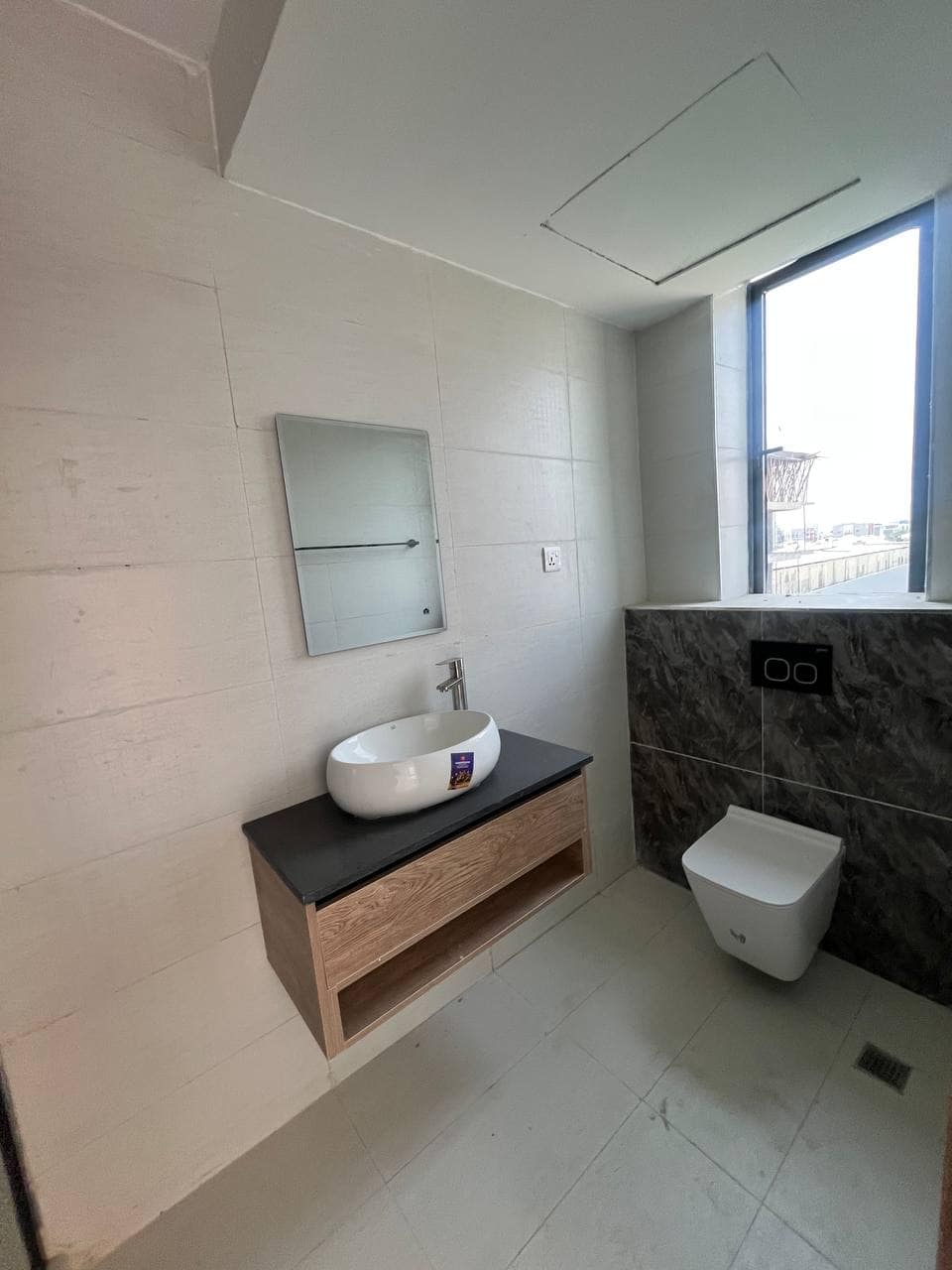 photo_6024076195881749278_y