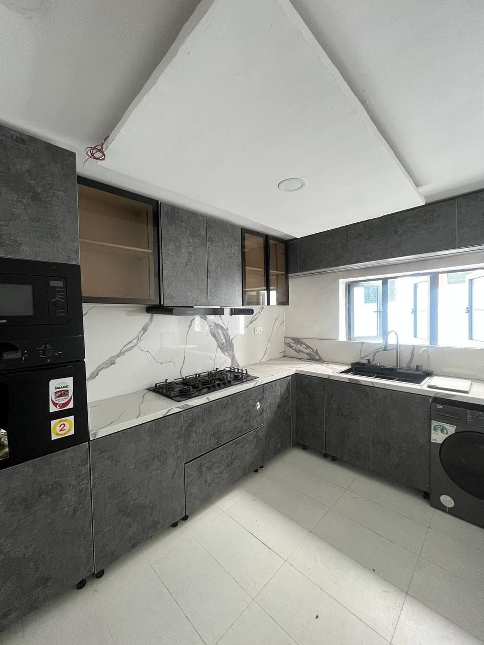 photo_6024076195881749282_y