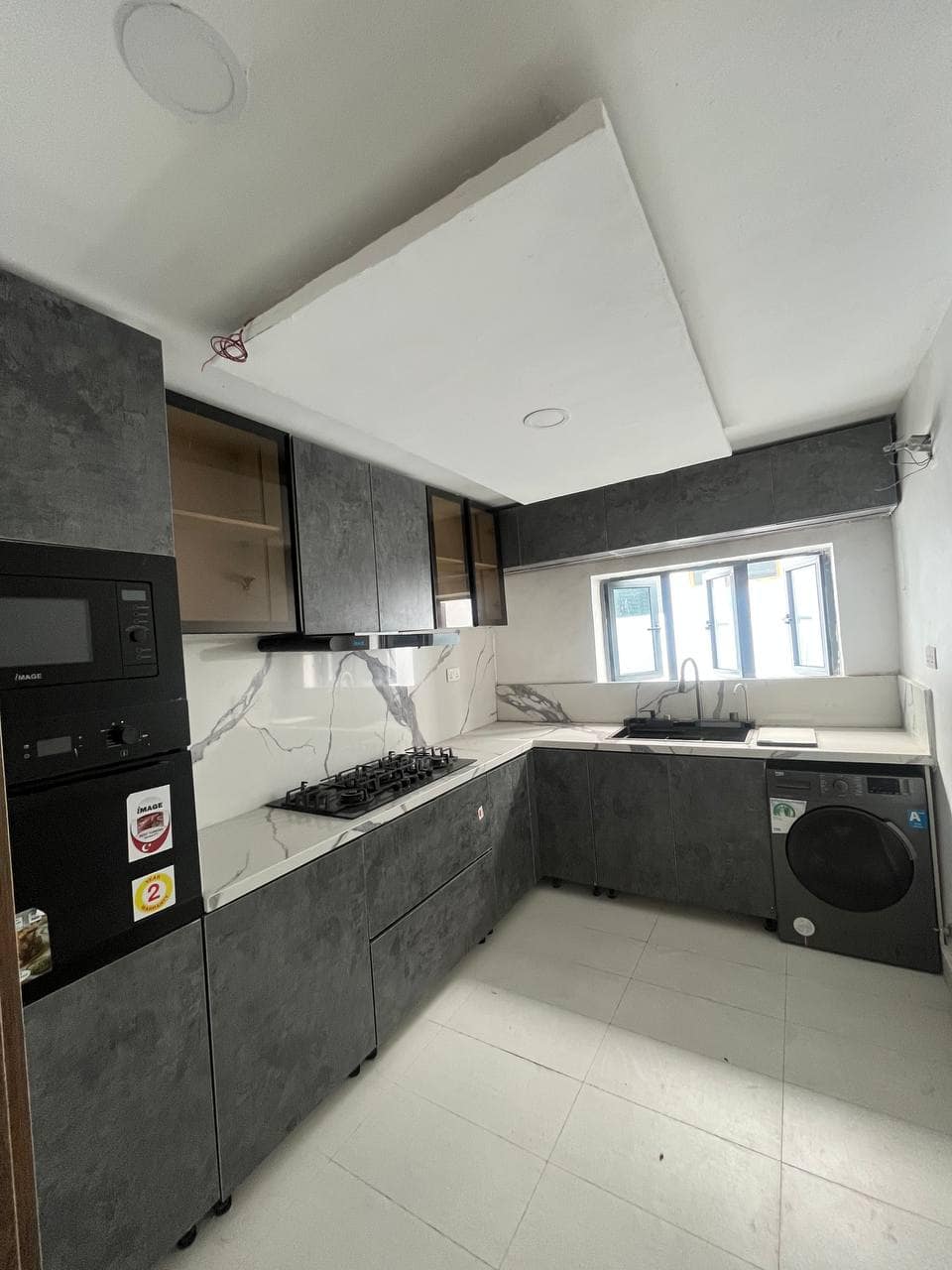 photo_6024076195881749283_y