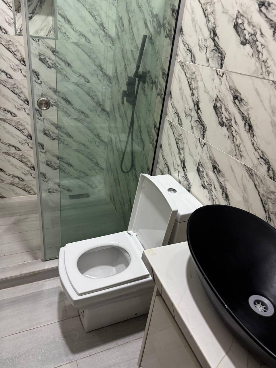 photo_6024076195881749343_y