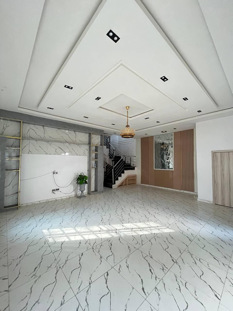 photo_5769283892476055138_y