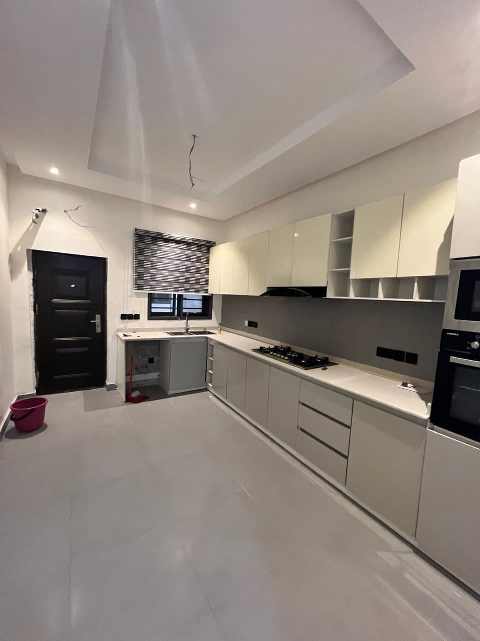 photo_5778335024951266619_y