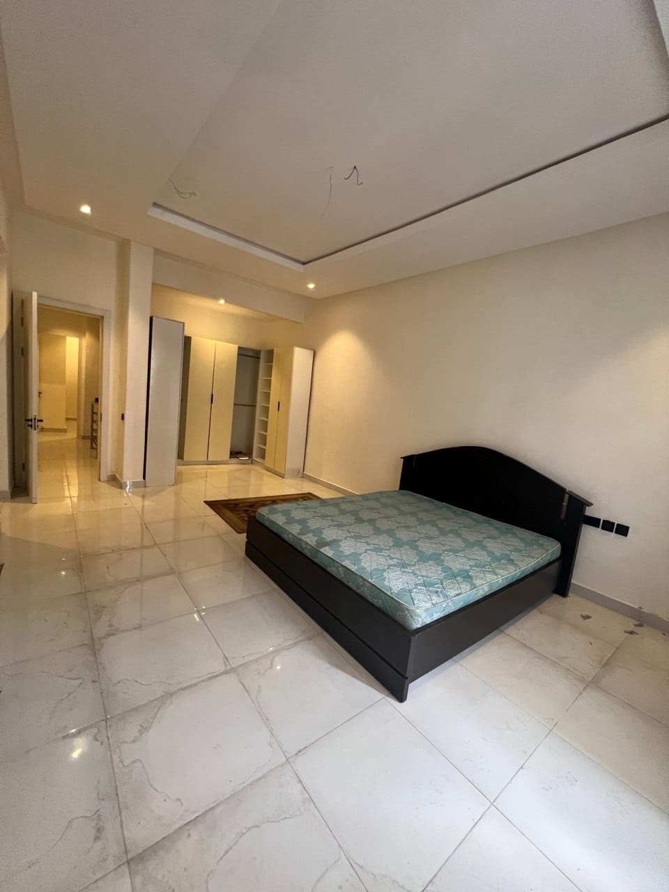 photo_5778335024951266620_y