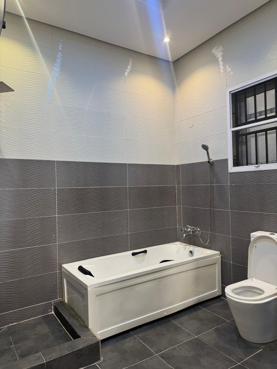 photo_5787492015485422748_y