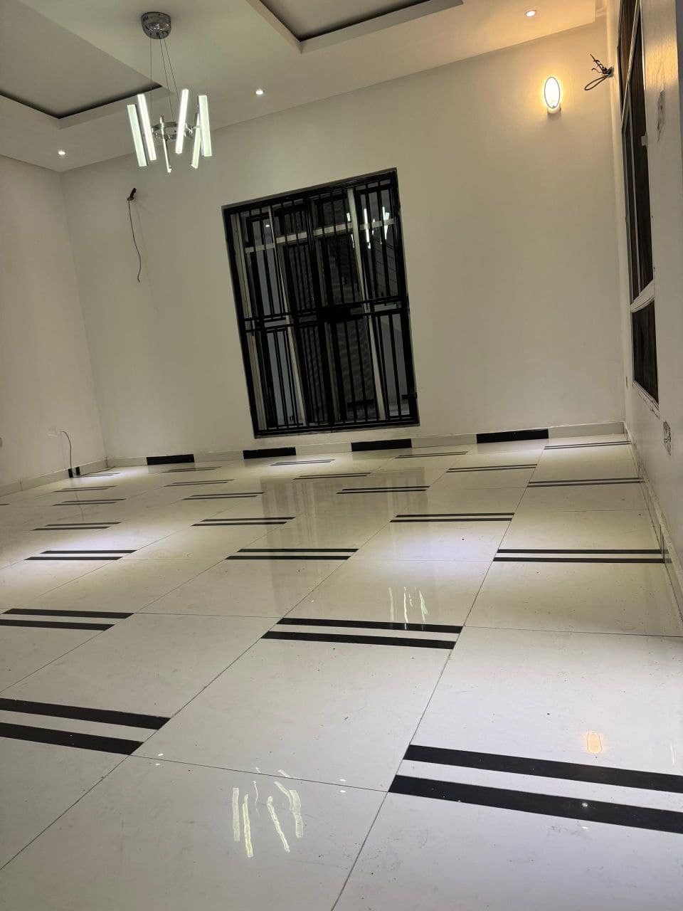 photo_5787492015485422771_y