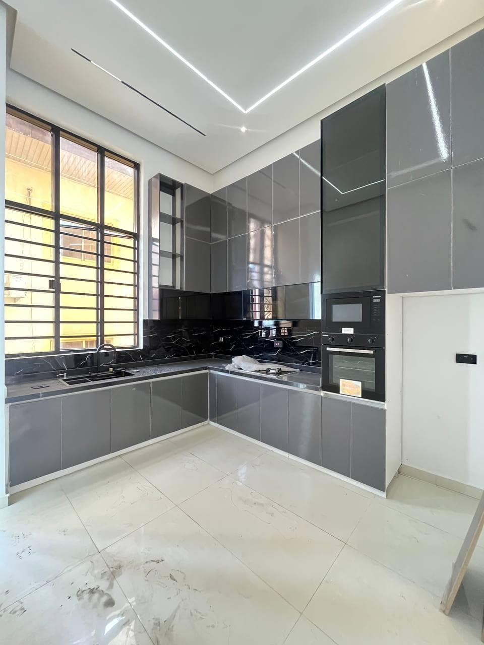 photo_5798805891350990054_y