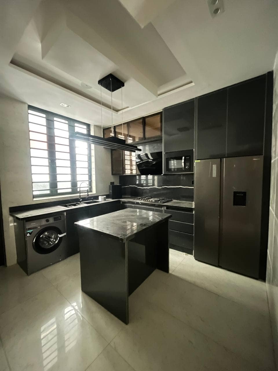 photo_5798805891350990069_y