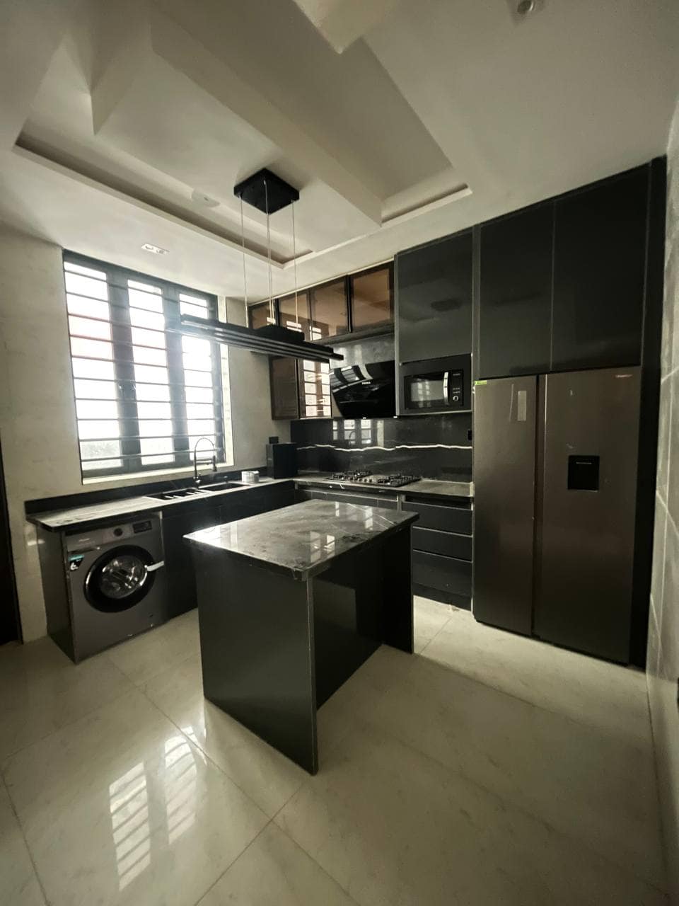 photo_5798805891350990070_y