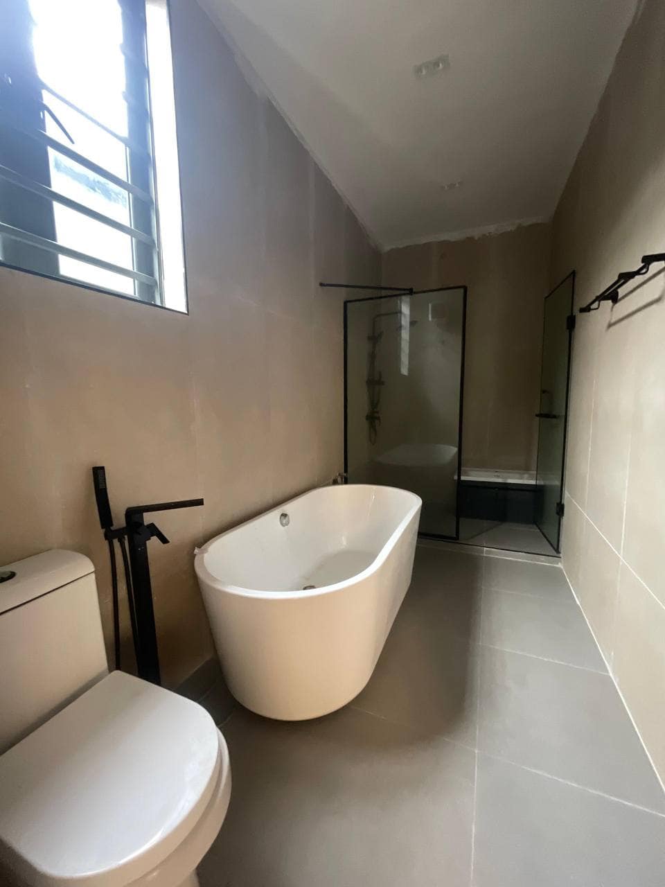 photo_5798805891350990075_y