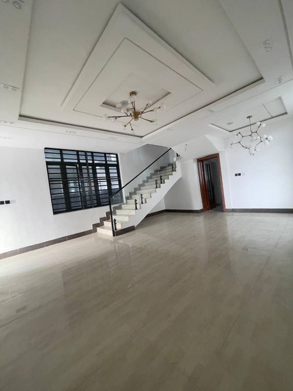 photo_5798805891350990077_y