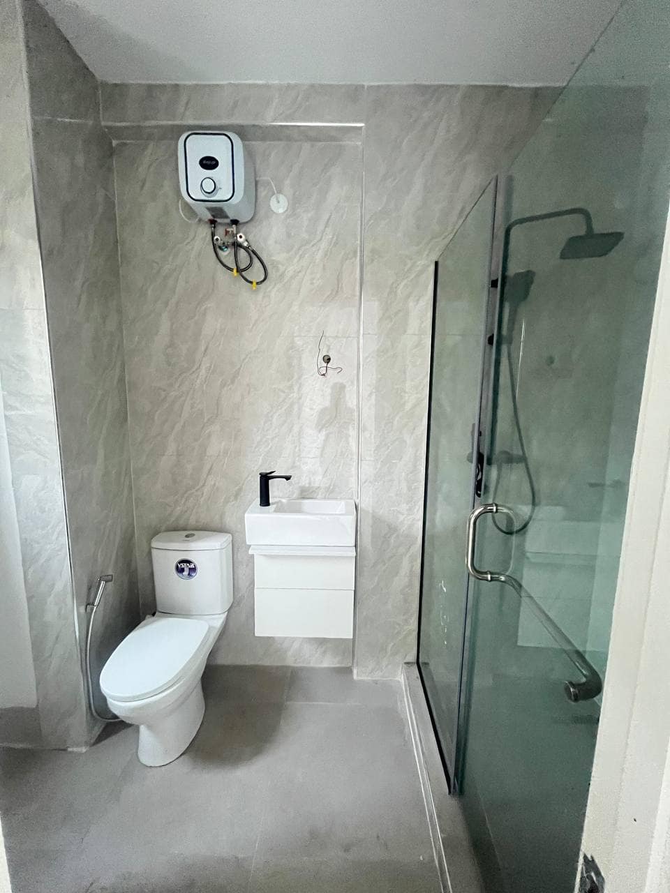 photo_5807562925940608275_y