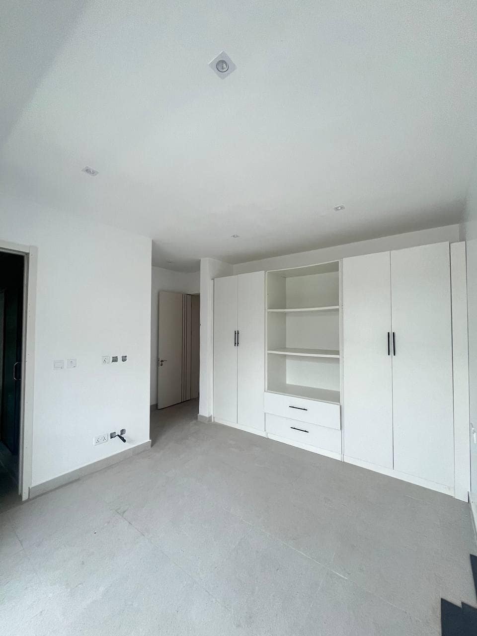 photo_5807562925940608276_y